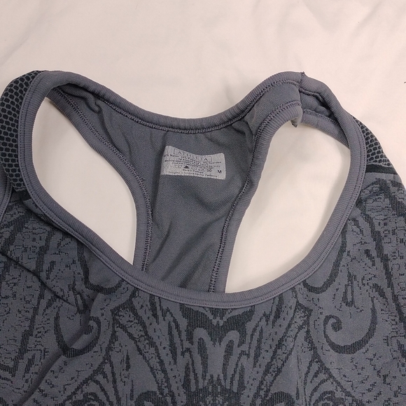 Athleta women's medium athletic top - Picture 3 of 10
